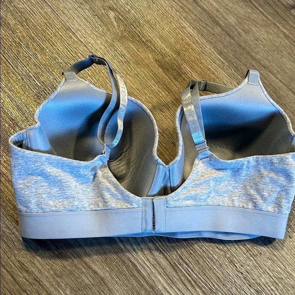 Victoria’s Secret 38D T-Shirt Bra Gray Sparkle VS Logo Lightly Lined - Picture 3 of 8